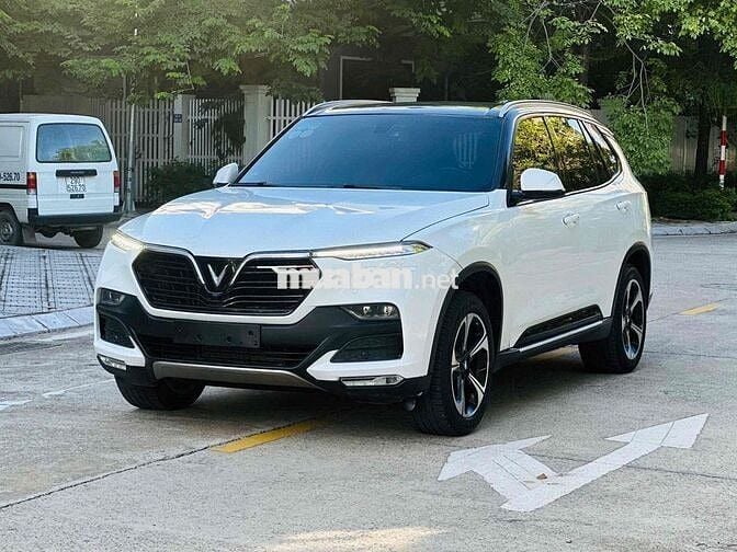 VinFast Lux SA Base 2.0 AT sản xuất 2021