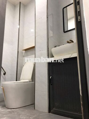 Phòng 15m2- nội thất cơ bản- cửa sổ lớn- tầng trệt- 4,1 tr/th