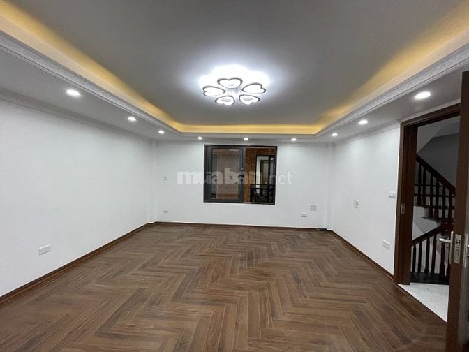 Chính chủ cần bán nhà ngõ 97 Thái Thịnh 35mx6 tầng, thang máy, vào ở l