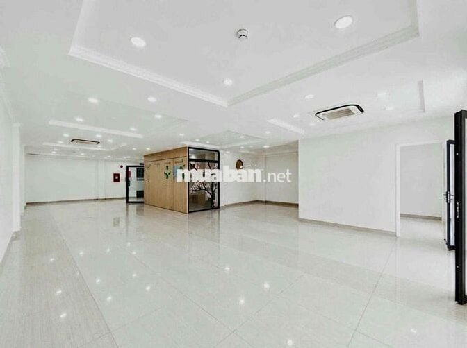 Cho thuê VP Sư Vạn Hạnh 125m2, gần Vạn Hạnh Mall, ngăn sẵn phòng