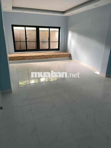 Cho thuê nhà mặt tiền Phạm Văn Đồng, 4 tầng, vị trí kinh doanh đẹp