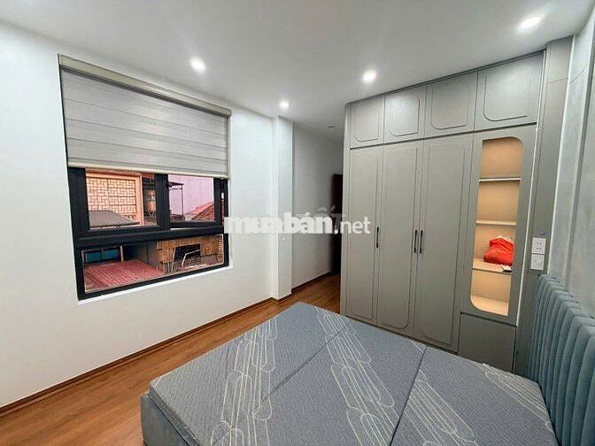 Ở ngay , nhà đẹp thoáng sáng - 32m2 x 6T . TT Ba Đình . Pháp lý sạch 