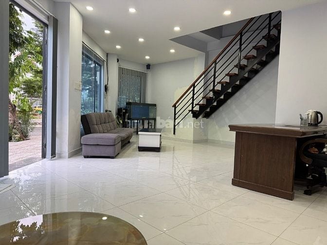 Cho thuê nhà căn góc , khu dân cư Phú Mỹ Quận 7