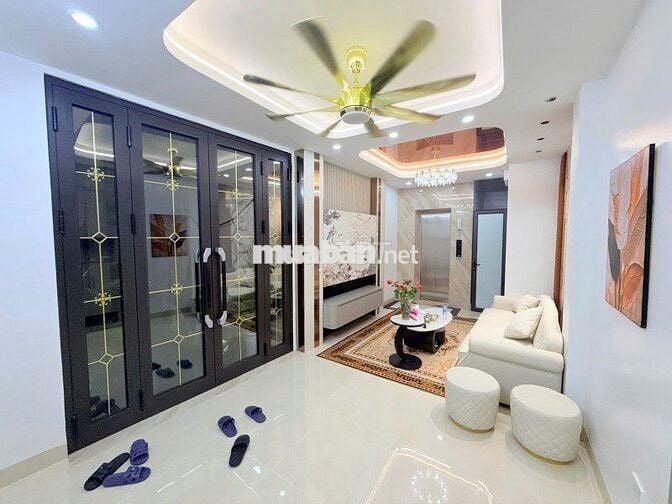 Ở ngay , nhà đẹp thoáng sáng - 32m2 x 6T . TT Ba Đình . Pháp lý sạch 
