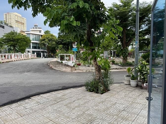 Cho thuê nhà căn góc , khu dân cư Phú Mỹ Quận 7