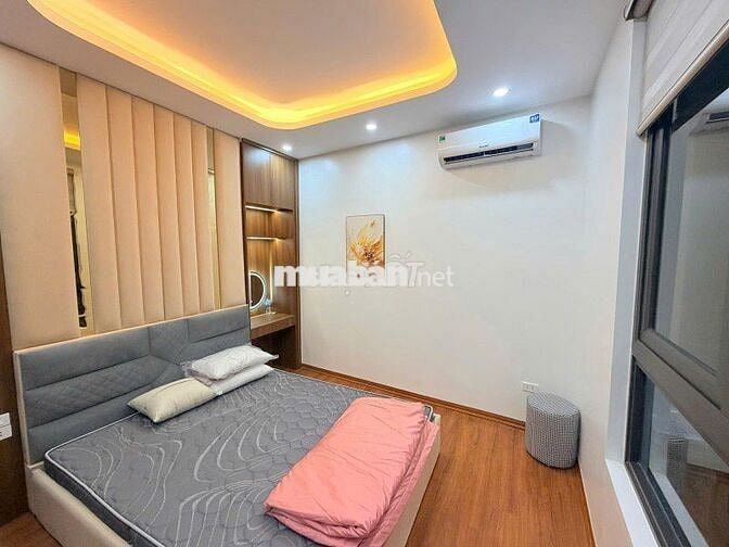 Ở ngay , nhà đẹp thoáng sáng - 32m2 x 6T . TT Ba Đình . Pháp lý sạch 
