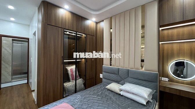 Ở ngay , nhà đẹp thoáng sáng - 32m2 x 6T . TT Ba Đình . Pháp lý sạch 