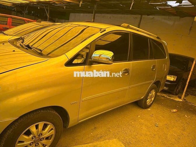 Toyota Innova V 2008 Tự động màu bạc