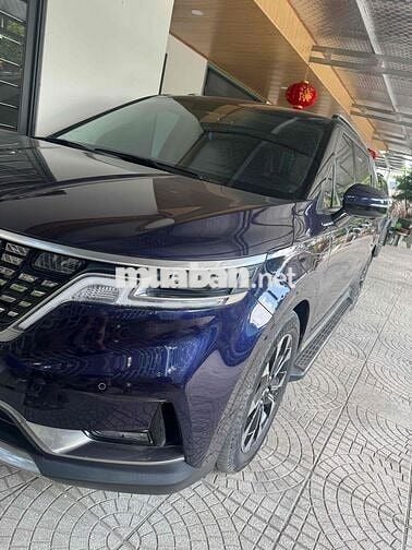 Kia Carnival Premium 8 chỗ Xanh 19000 km