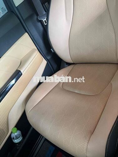 Kia Carnival Premium 8 chỗ Xanh 19000 km