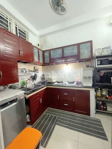 BÁN NHÀ HẺM 5 MÉT CÁCH MẠNG THÁNG 8 TÂN BÌNH