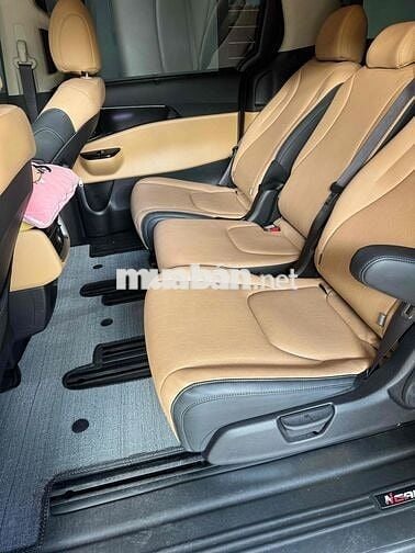 Kia Carnival Premium 8 chỗ Xanh 19000 km