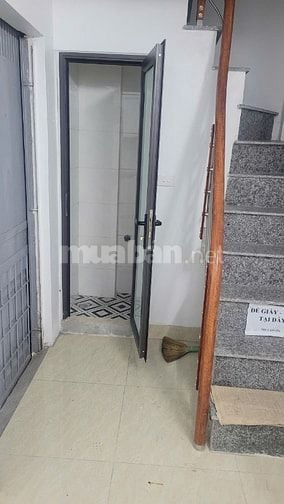 Cho thuê nhà nguyên căn 5 tầng ở ngõ Hòa Bình 7