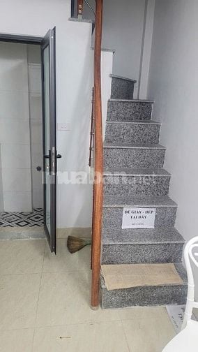 Cho thuê nhà nguyên căn 5 tầng ở ngõ Hòa Bình 7