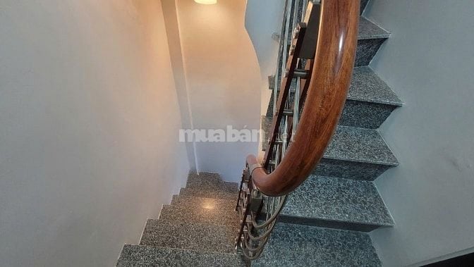 Cho thuê nhà nguyên căn 5 tầng ở ngõ Hòa Bình 7