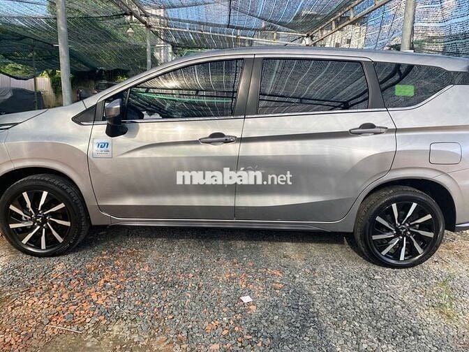 Mitsubishi Xpander Premium 2025 Bạc 10.000 km