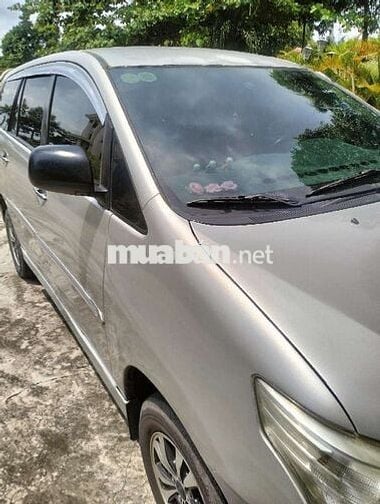 Toyota Innova J 2014 Bạc 8 chỗ