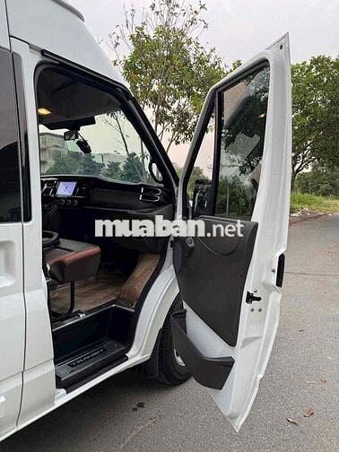Ford Transit 2024 Trắng 32.000 km