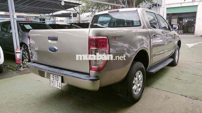 Ford Ranger 2017 1 cầu số tự động Vàng cát