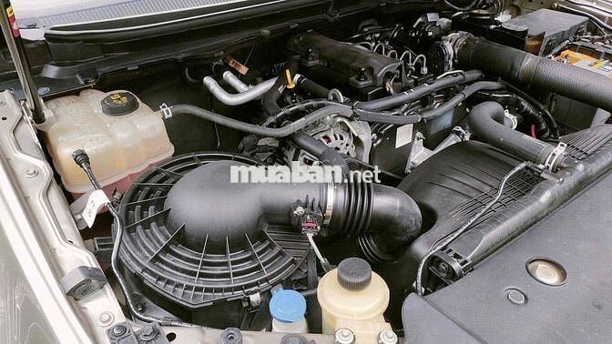 Ford Ranger 2017 1 cầu số tự động Vàng cát