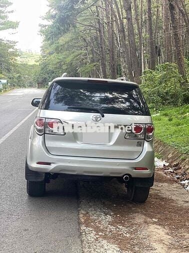 Toyota Fortuner 2014 Bạc 7 chỗ máy dầu