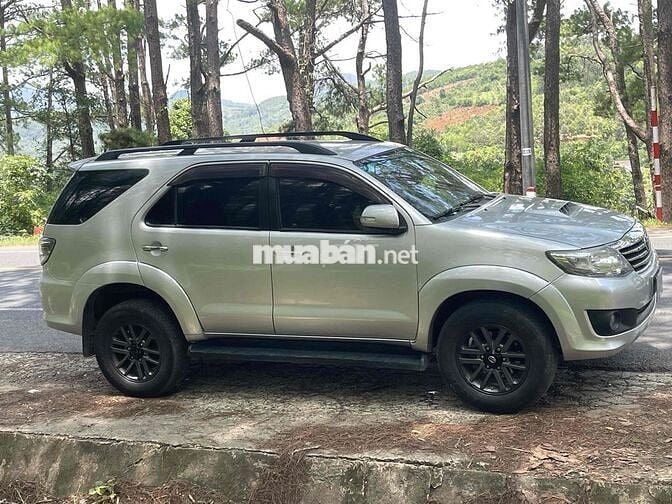 Toyota Fortuner 2014 Bạc 7 chỗ máy dầu