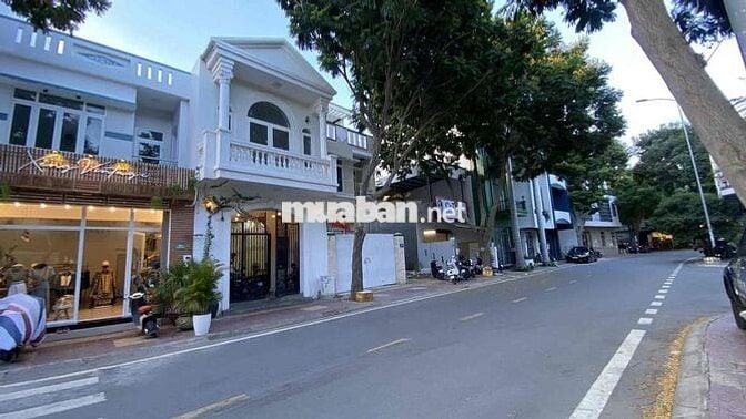 Chính chủ cần chuyển nhượng căn nhà khu Đông Bắc K1 (đối diện công viê