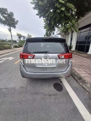 Toyota Innova 2017 Bạc