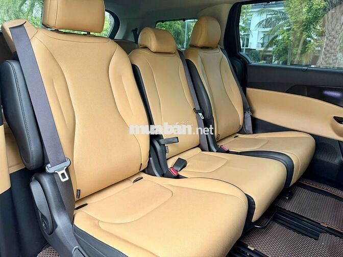 KIA Carnival Premium 2.2D 2021 70.000 km Xanh đen