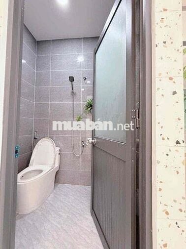 CHÍNH CHỦ MỚI SỬA XONG NHÀ 4x12 HẺM Ô TÔ CÀN BÁN GẤP