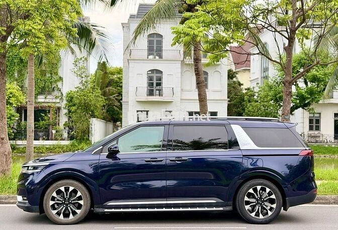 KIA Carnival Premium 2.2D 2021 70.000 km Xanh đen