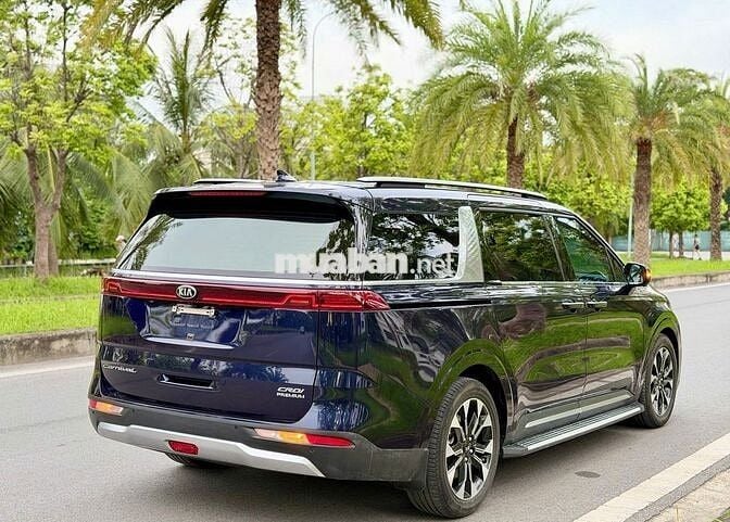 KIA Carnival Premium 2.2D 2021 70.000 km Xanh đen