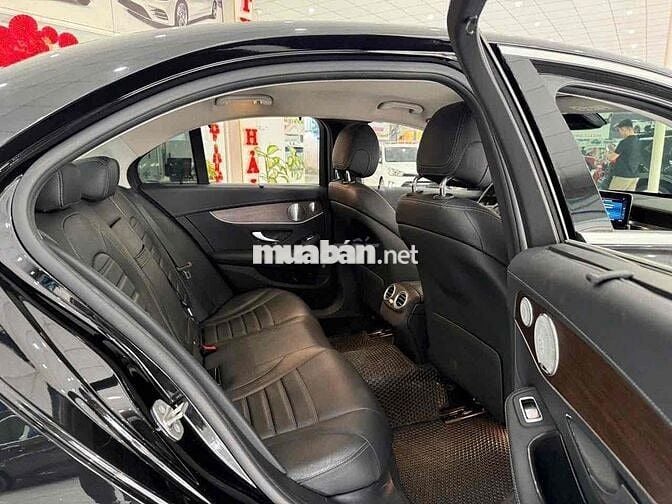 Mercedes C200 Exclusive 2021 Đen 30.000 km