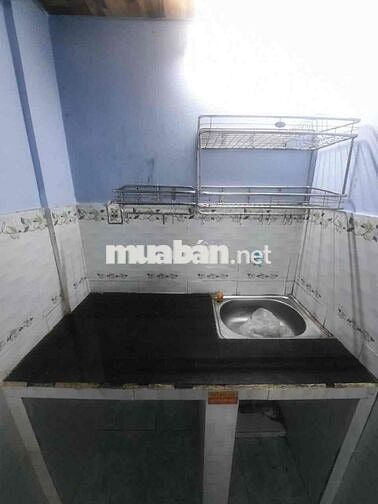 Hẻm 213 Lê Đình Cẩn, rộng rãi thoáng mát, khu để xe rộng