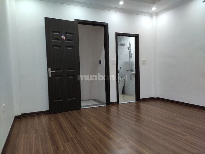 Bán nhà riêng 5 tầng ,30m2 trên sổ, 3 ngủ khép kín, giá 6,499 tỷ