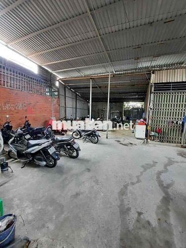 Hẻm 213 Lê Đình Cẩn, rộng rãi thoáng mát, khu để xe rộng