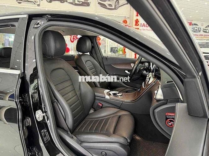 Mercedes C200 Exclusive 2021 Đen 30.000 km