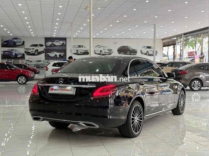 Mercedes C200 Exclusive 2021 Đen 30.000 km