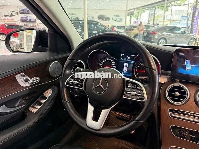 Mercedes C200 Exclusive 2021 Đen 30.000 km