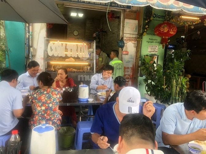 Quán cơm trưa Hồng Phúc cần tuyển gấp 1 nữ phụ quán 