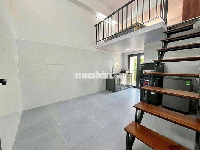 CHOTHUÊ DUPLEX BANCÔNG CỰCRỘNG NGAY SƯ VẠN HẠNH Q10