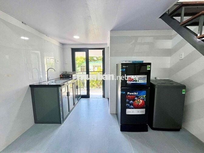 CHOTHUÊ DUPLEX BANCÔNG CỰCRỘNG NGAY SƯ VẠN HẠNH Q10