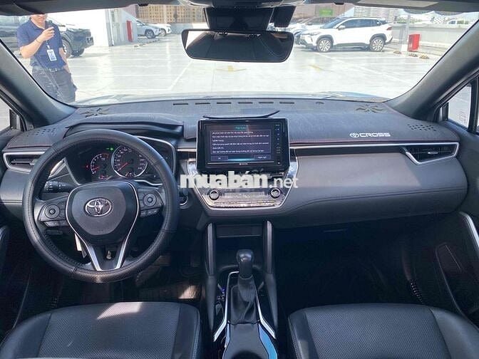 Toyota Corolla Cross 1.8V 2022 Bạc 27.000km