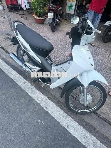 Honda Wave Trắng 25400 km