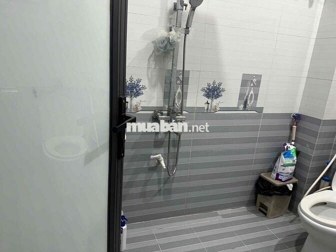 Bán nhà Kiến Hưng, HN căn 2 mặt tiền DT 51m2 cách đường 70 200m,