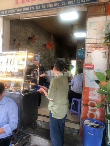 Quán cơm trưa Hồng Phúc cần tuyển gấp 1 nữ phụ quán 