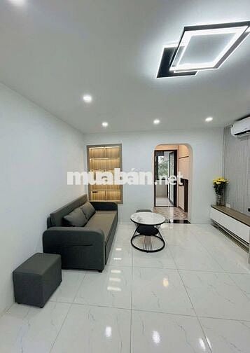 Cho thuê nhà riêng, 3 tầng, 4 phòng, ngõ nông, phố Trương Định.