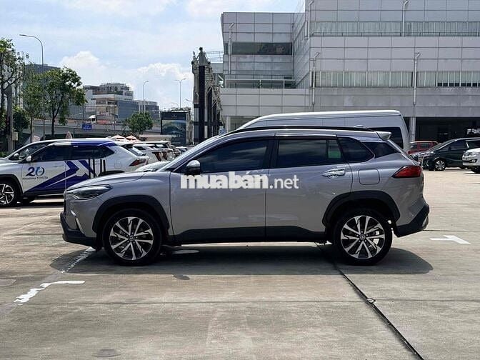 Toyota Corolla Cross 1.8V 2022 Bạc - Xe Lướt- Hãng
