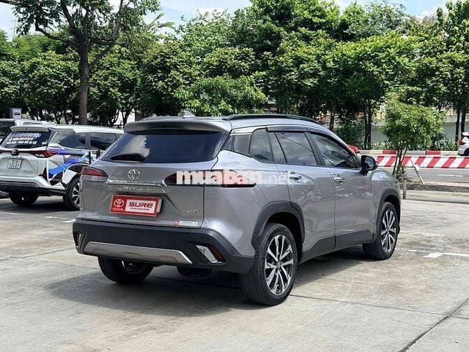 Toyota Corolla Cross 1.8V 2022 Bạc - Xe Lướt- Hãng
