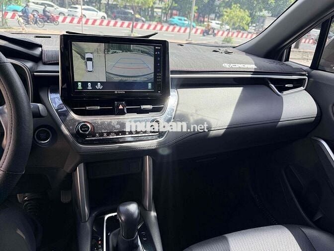 Toyota Corolla Cross 1.8V 2022 Bạc - Xe Lướt- Hãng